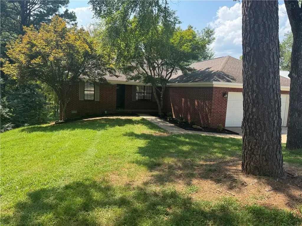 308 Preston Drive, Russellville
