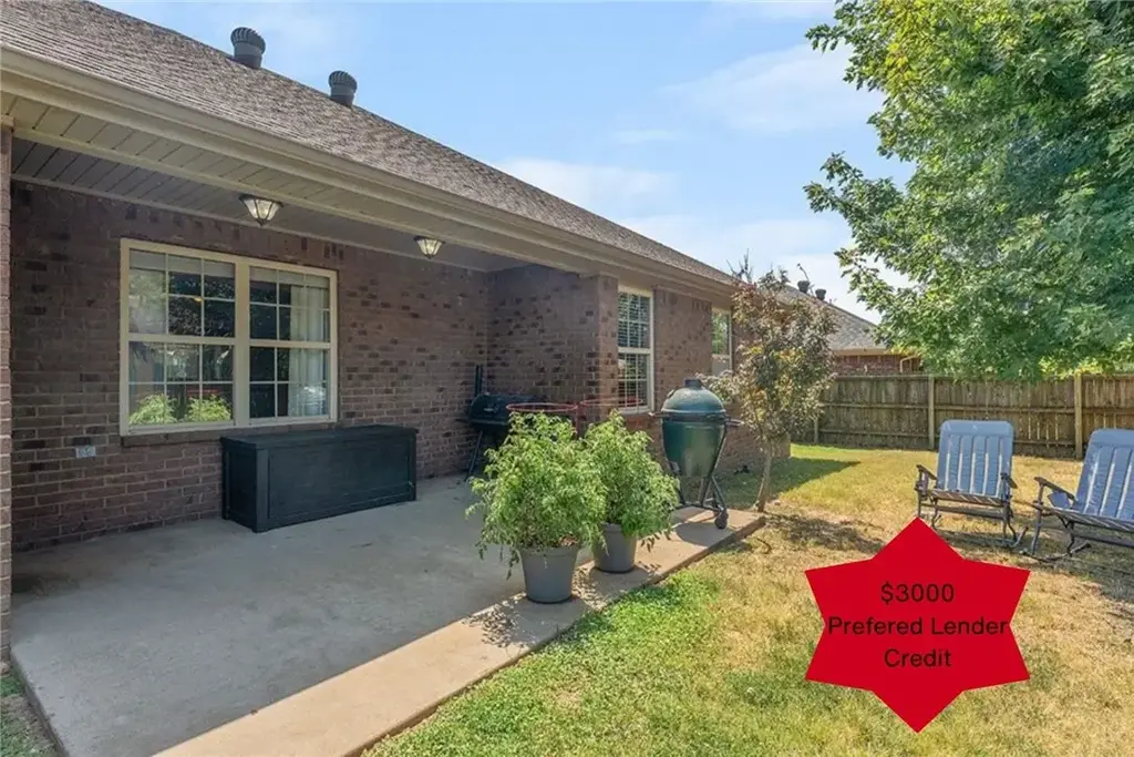 601 Carlson Street, Centerton