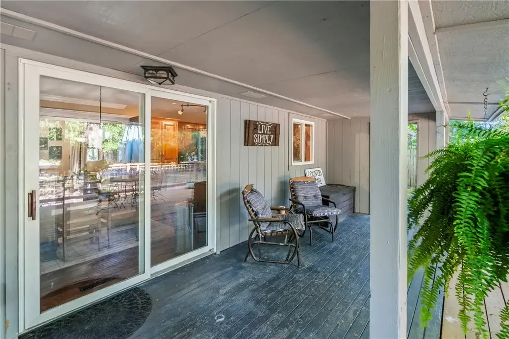 10899 Hummingbird Road, Gravette