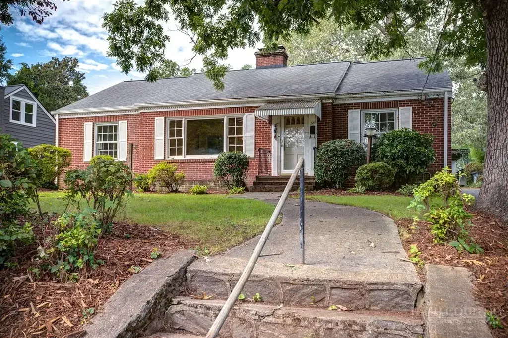 522 Kentwood Street, Lenoir