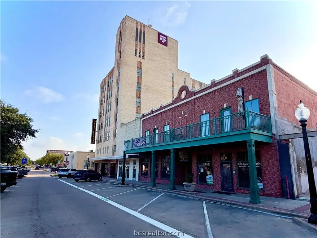 211 N Main Street 23, Bryan
