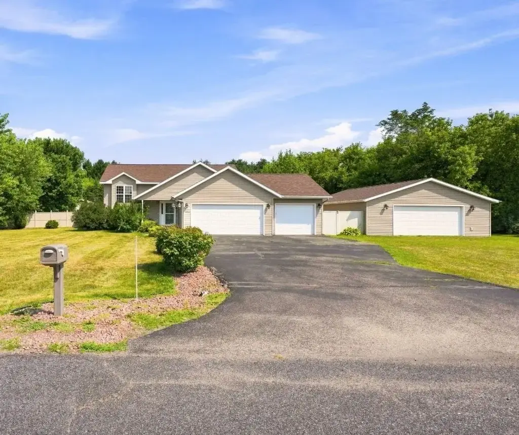 4833 147th Street, Chippewa Falls