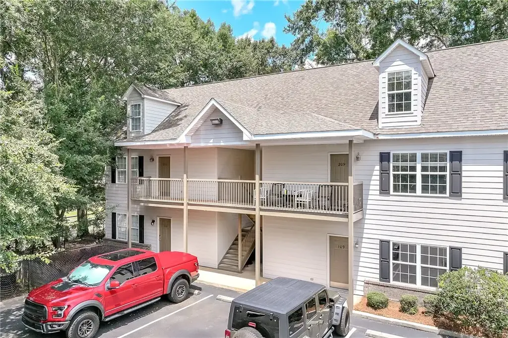 303 N Ross St, Auburn