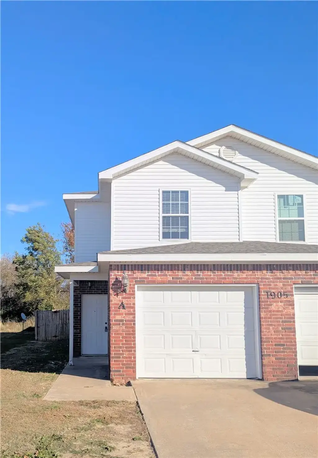 1905 Azlin Place A, Siloam Springs