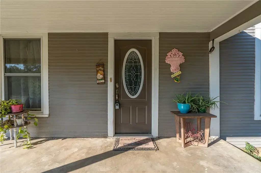 1072 E Magazine Street, Booneville