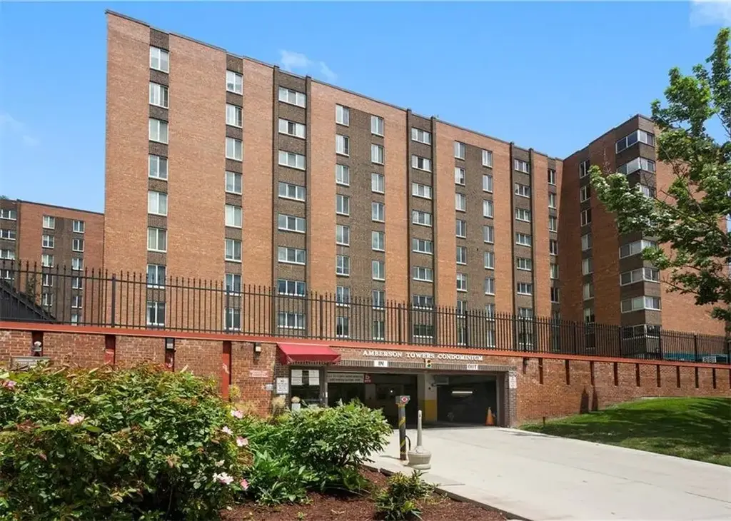 5 Bayard Road 910, Shadyside