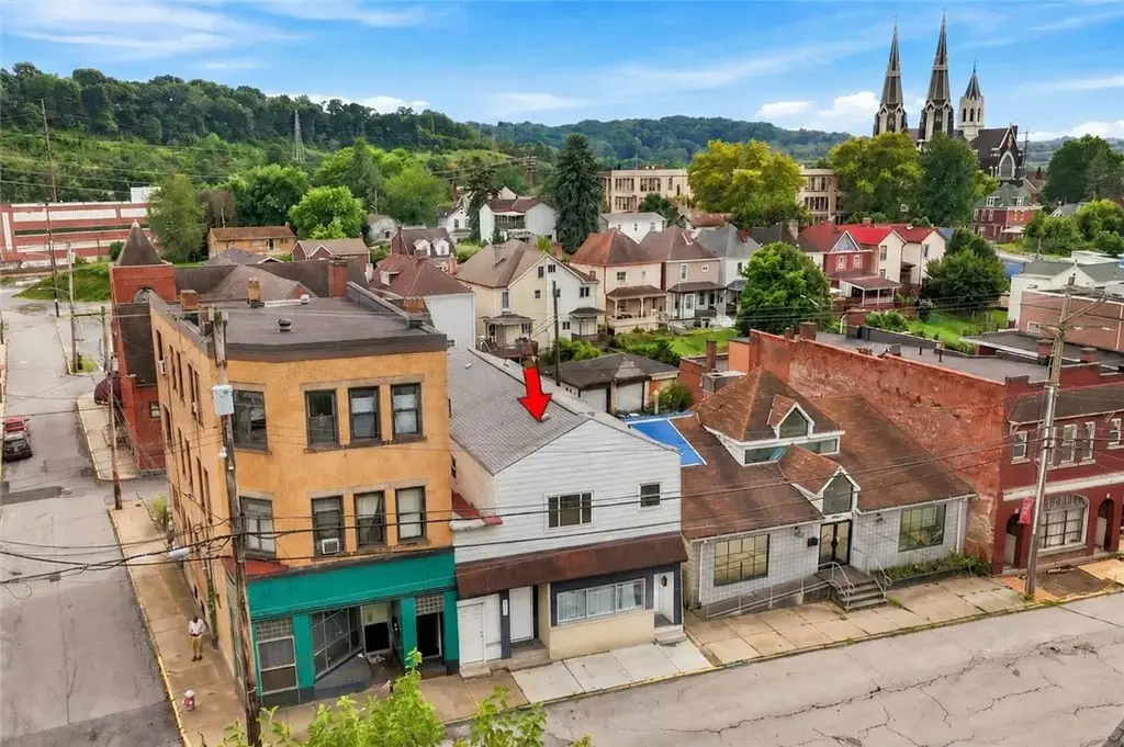 753 Chartiers Avenue , McKees Rocks