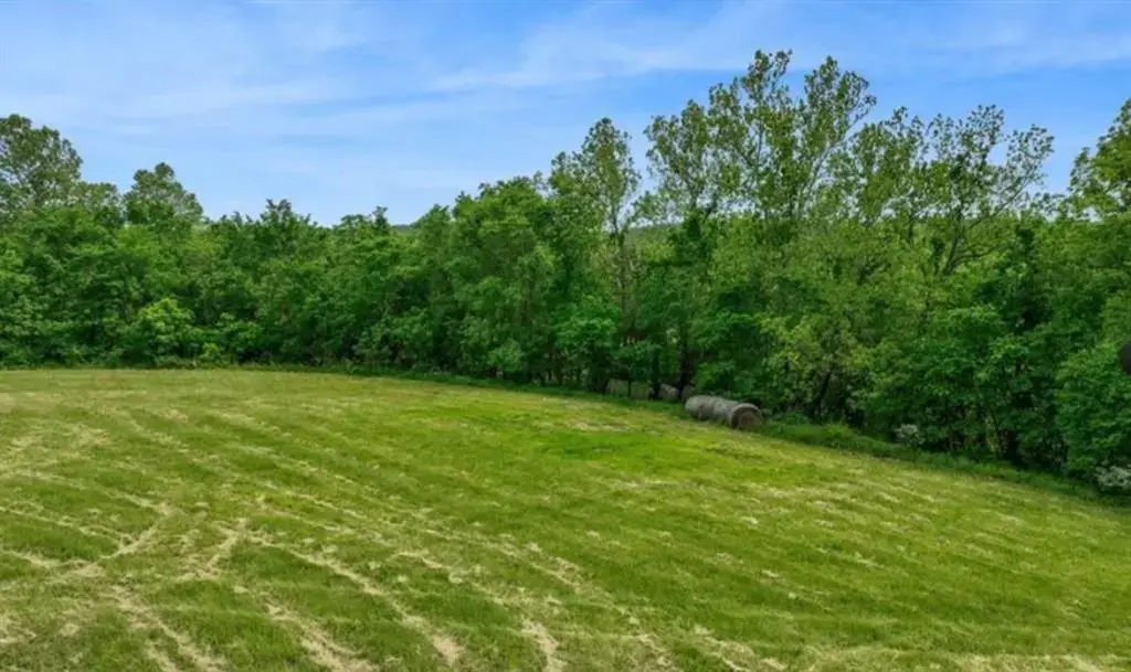 14868 & 14980, 14988 Burgin Valley Road, Gravette