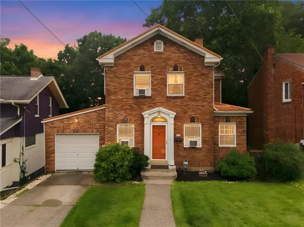 40 Sceneridge Avenue , Brentwood
