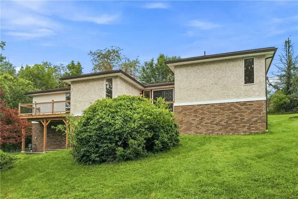 7440 Noblestown Road, North Fayette