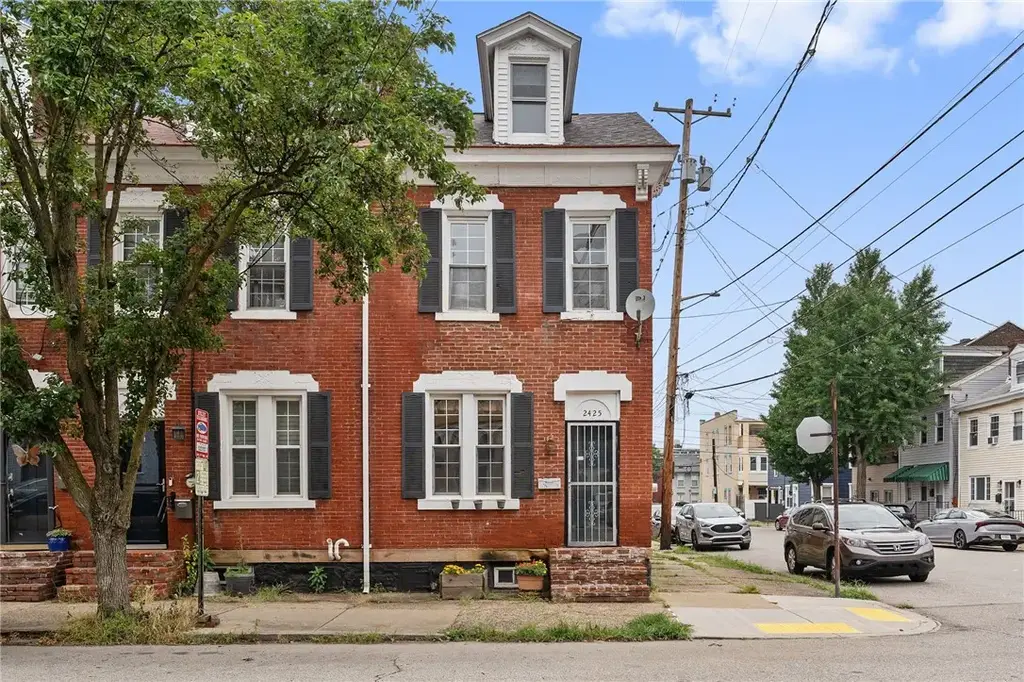 2425 Jane Street , South Side