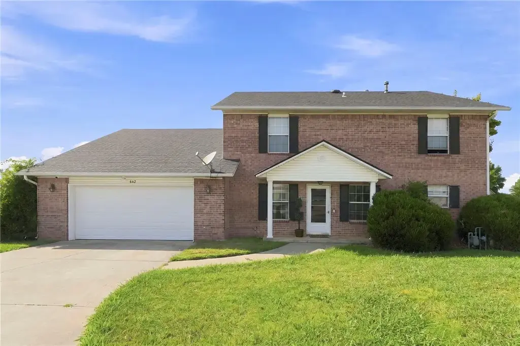662 N Meadowlands Drive, Fayetteville
