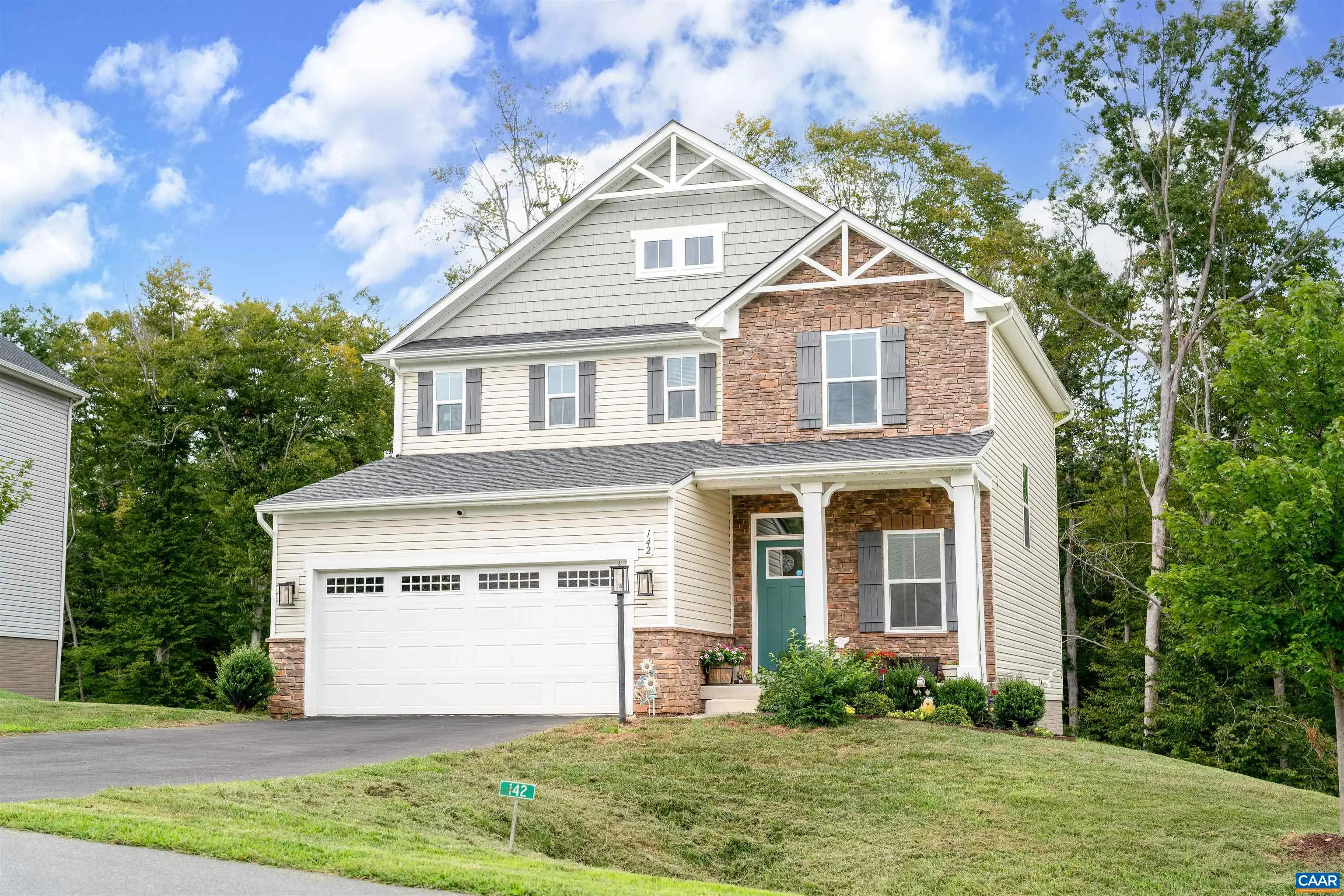 142 Island Hill Rd, Palmyra