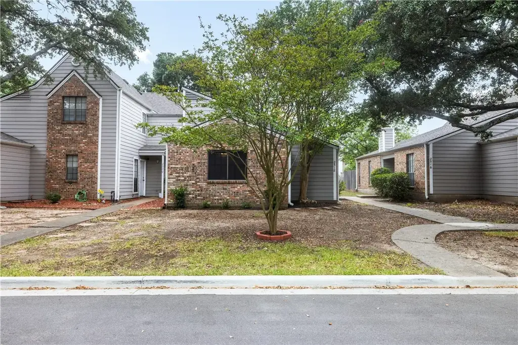 2518 Cross Timbers Drive, College Station