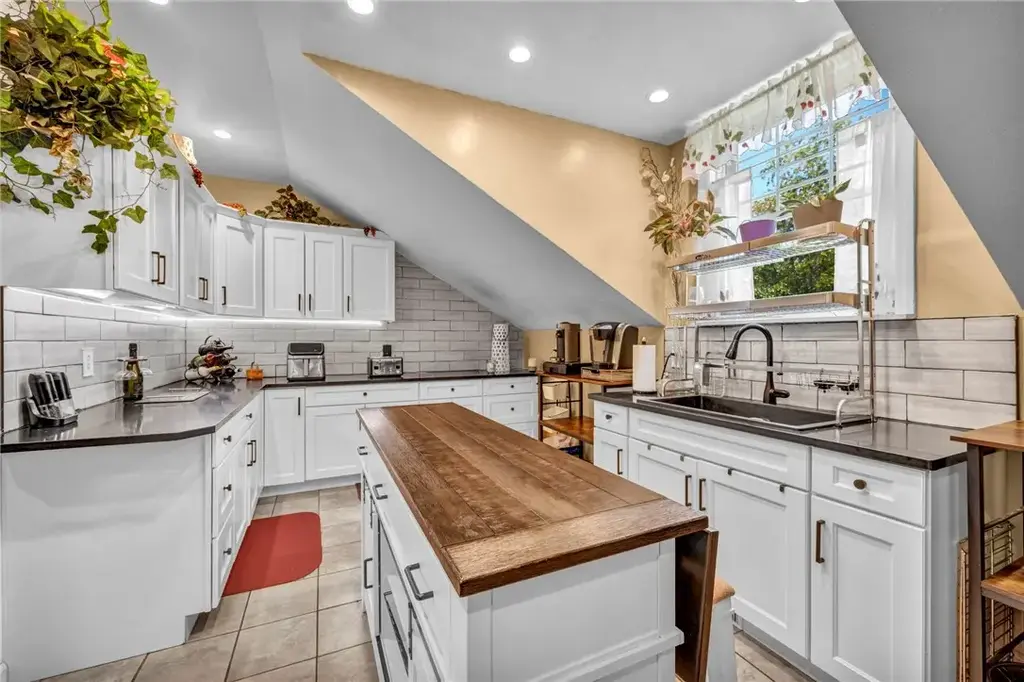159 Murdocksville Road , Hanover
