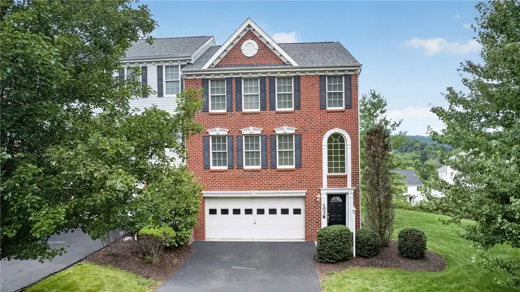 1038 Woodlawn Drive , North Strabane
