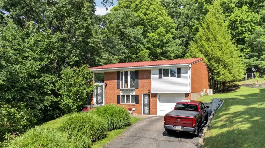 27 Sunset Drive , McDonald