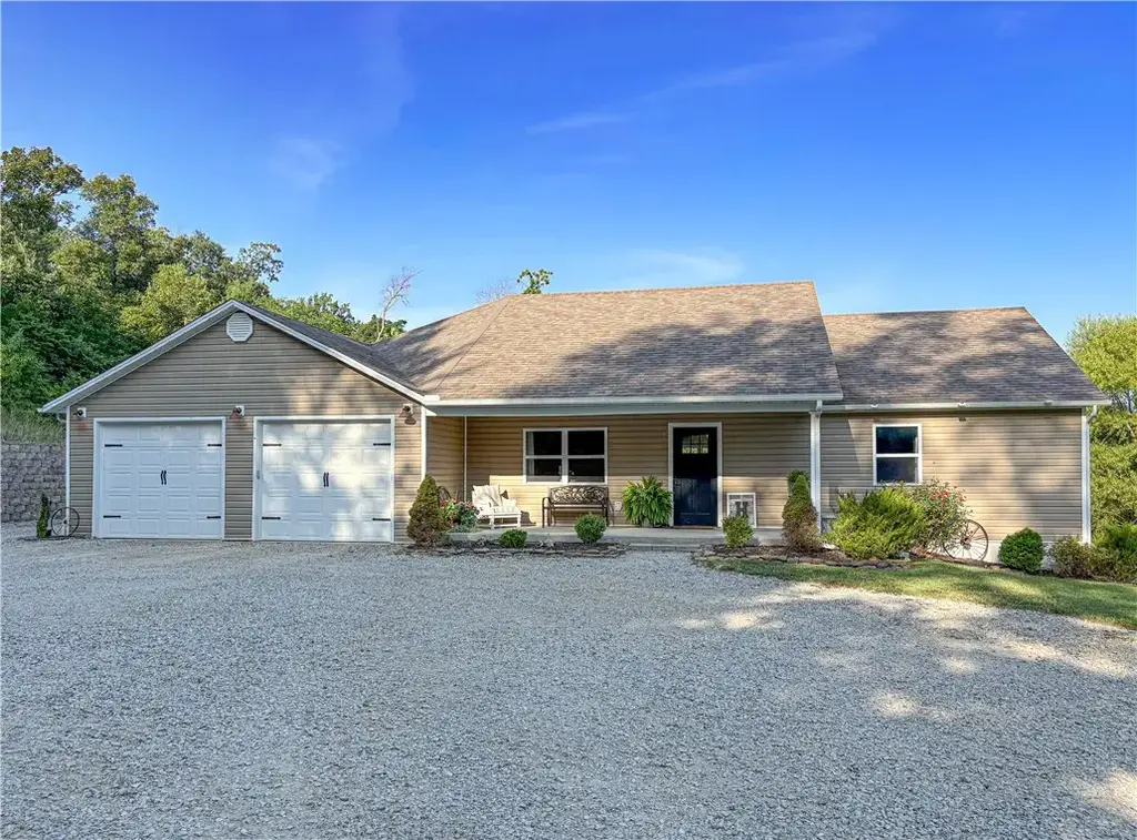 315 County Road 6012, Berryville