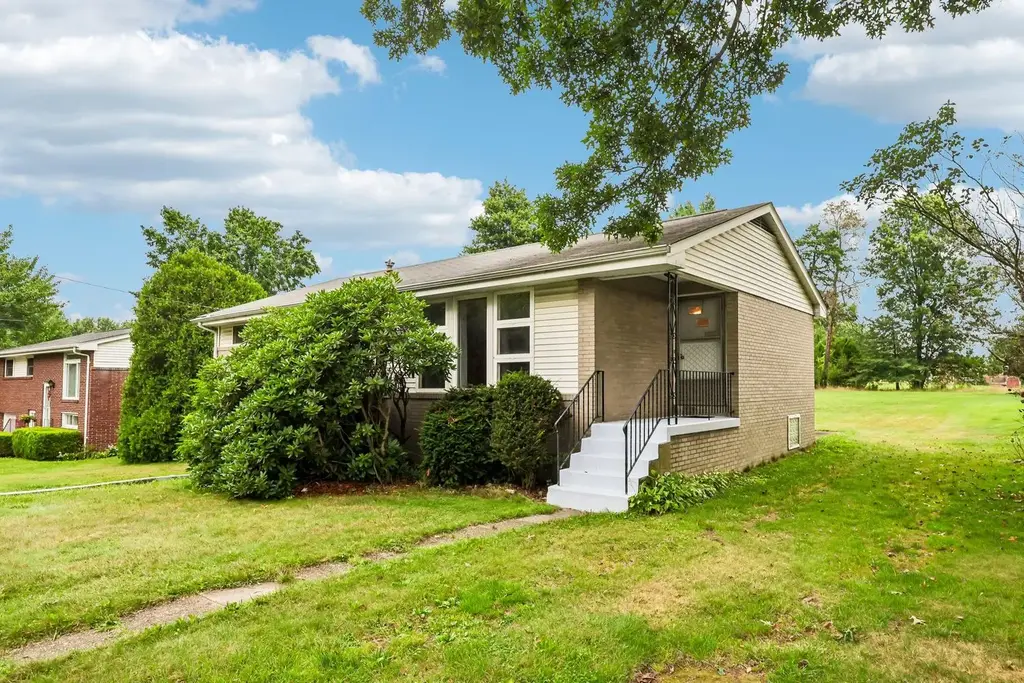 7 Rolling Road Road, Cranberry