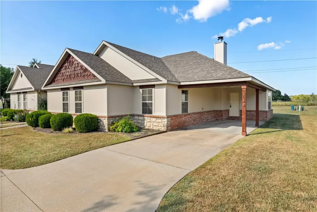 3544 E Crow Lane, Fayetteville