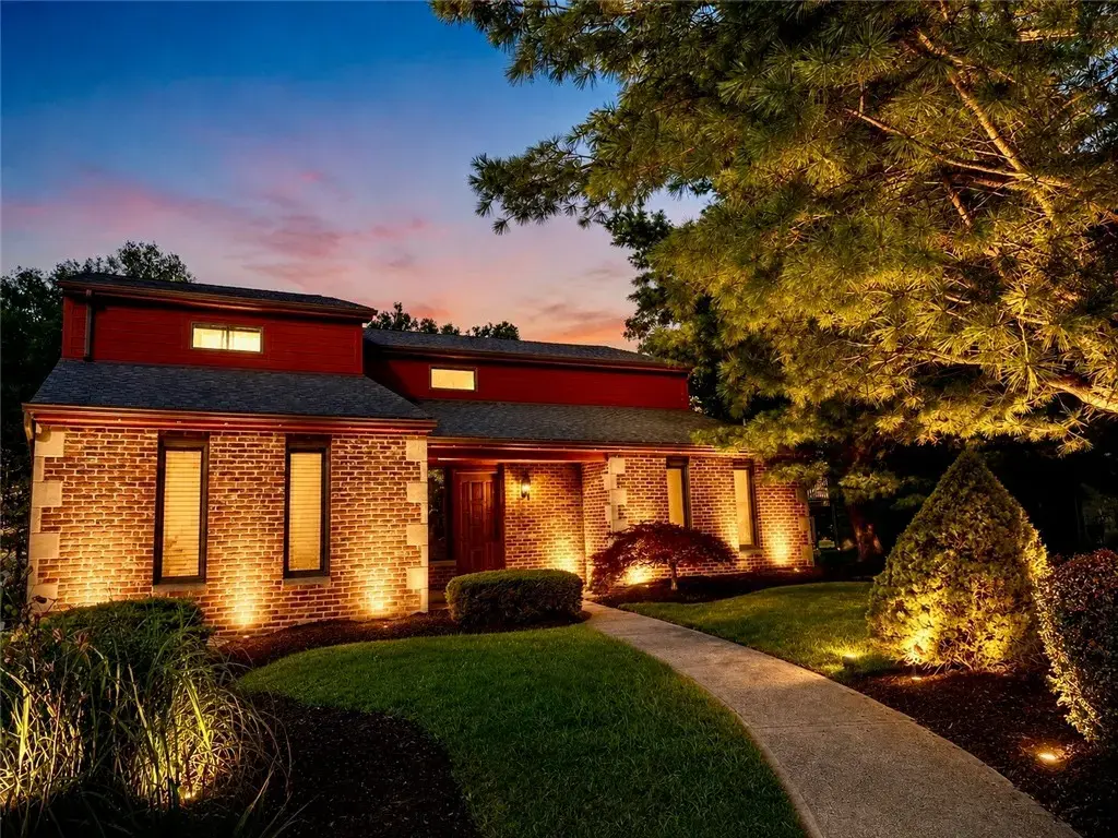 1147 Oakwood Drive , Jefferson Hills