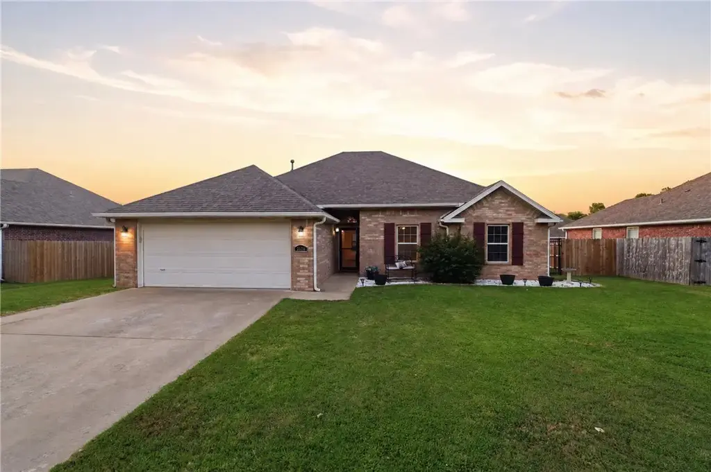 3644 W Clearwood Drive, Fayetteville
