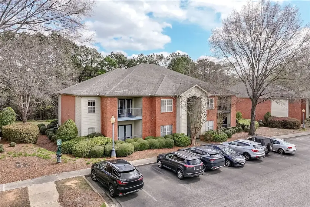 3297 S College St C201, Auburn