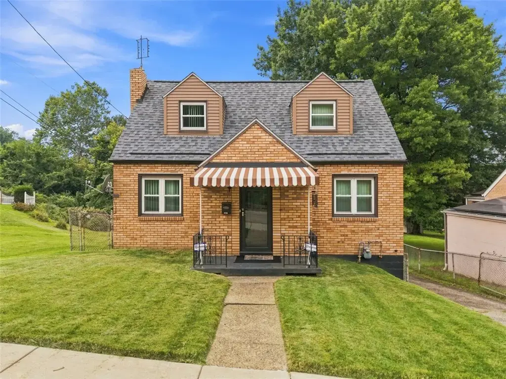 426 Miller Avenue , Duquesne