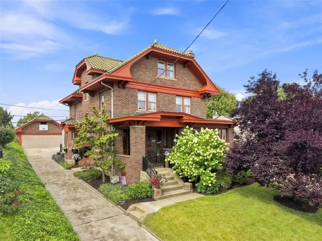115 Brentridge Avenue , Brentwood