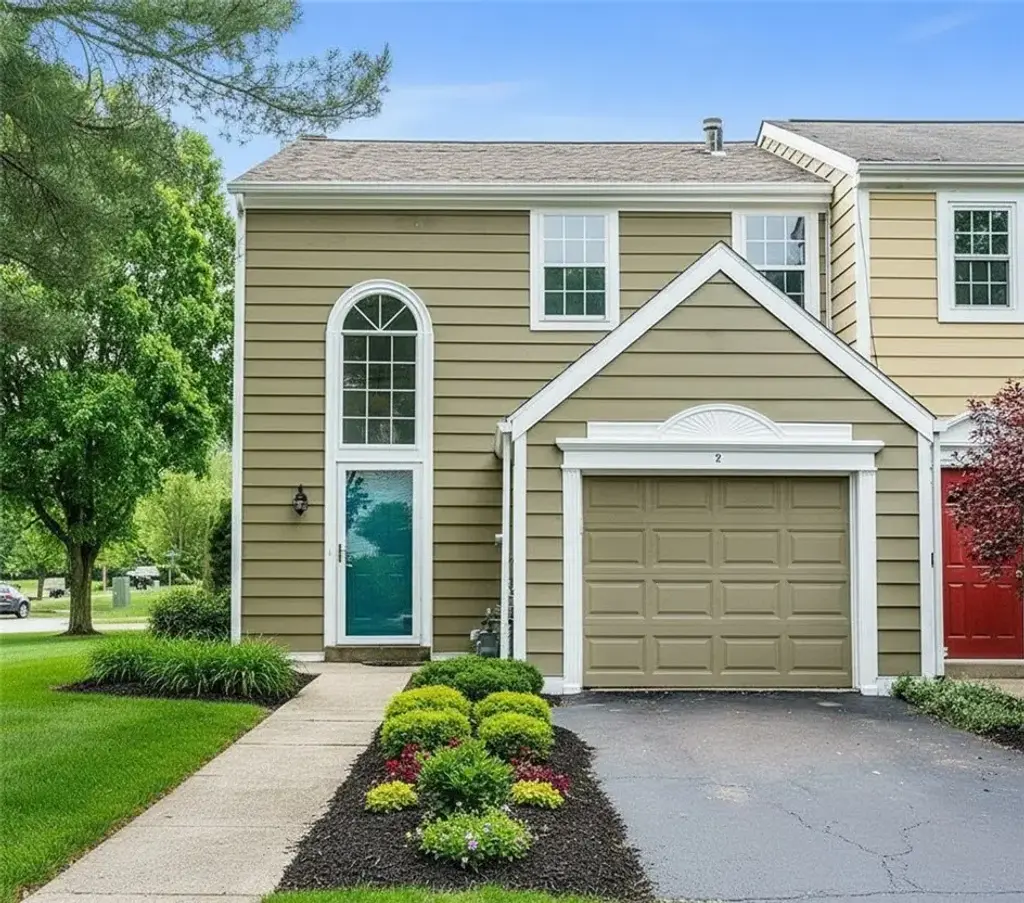 2 Greenwich Court , Oakmont