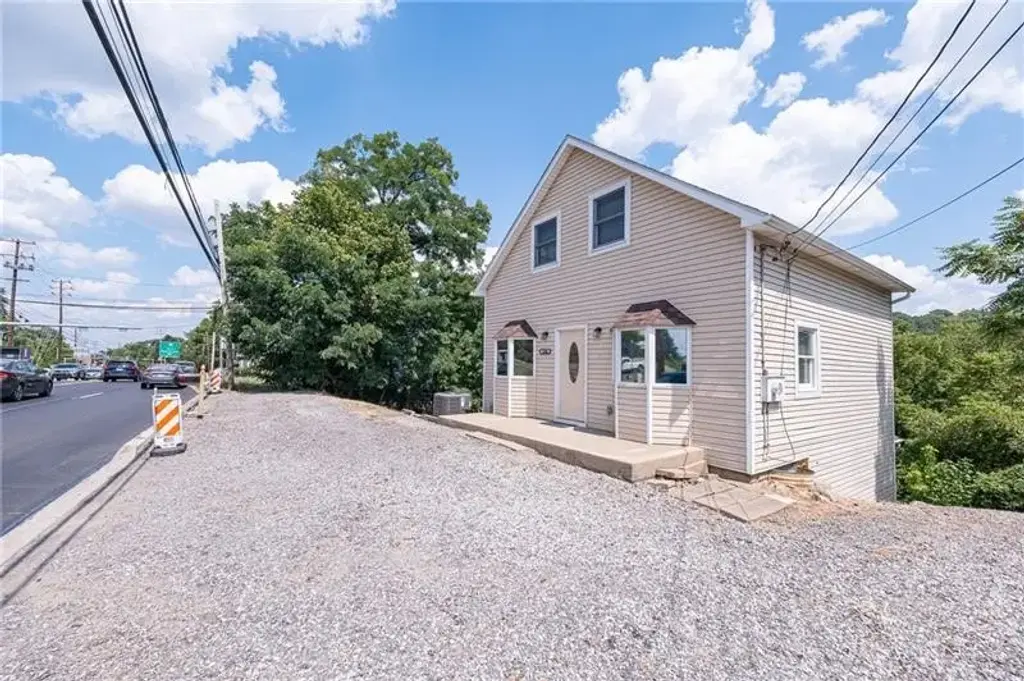 1214 Washington Pike, Collier