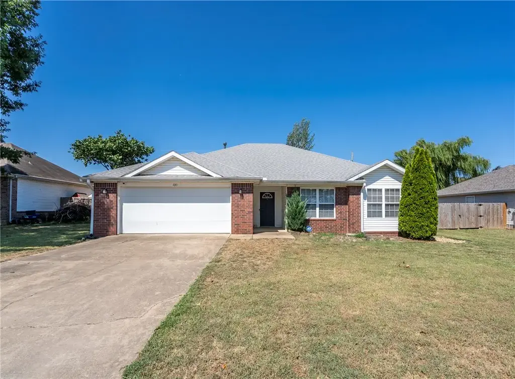 655 Frances Drive, Centerton