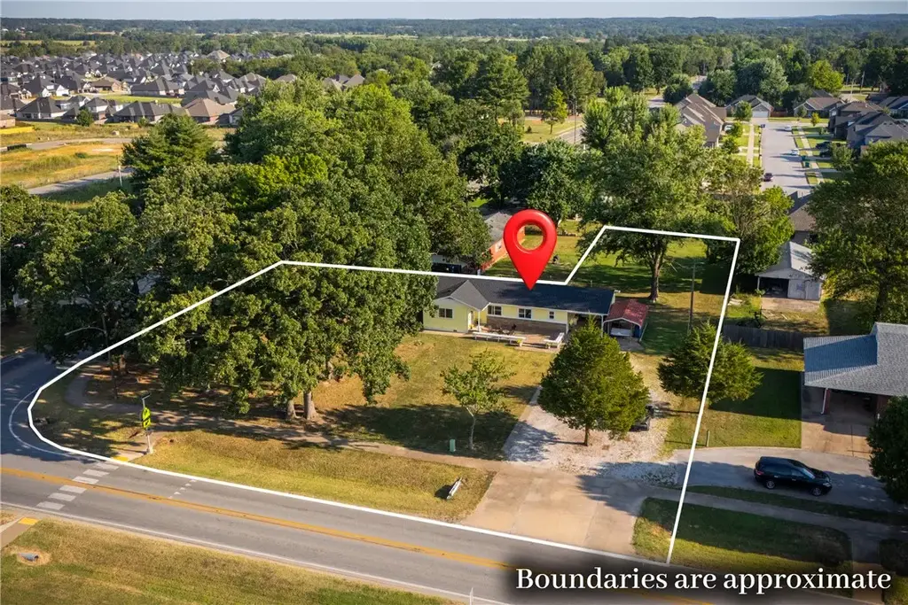 612 W Pickens Road, Pea Ridge