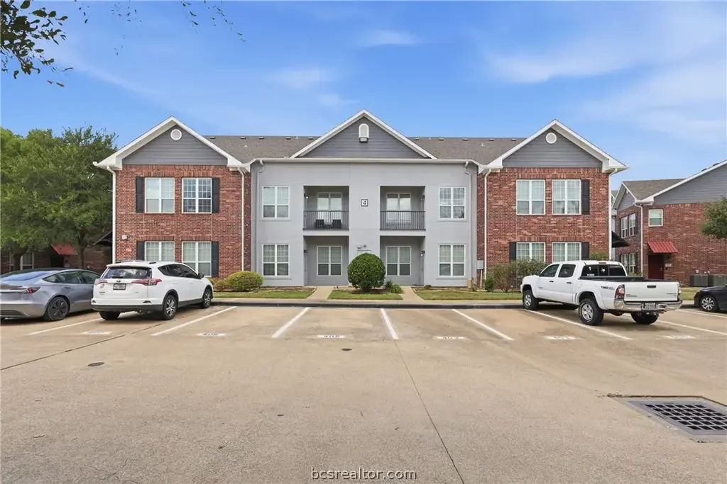 801 Luther Street W 405, College Station