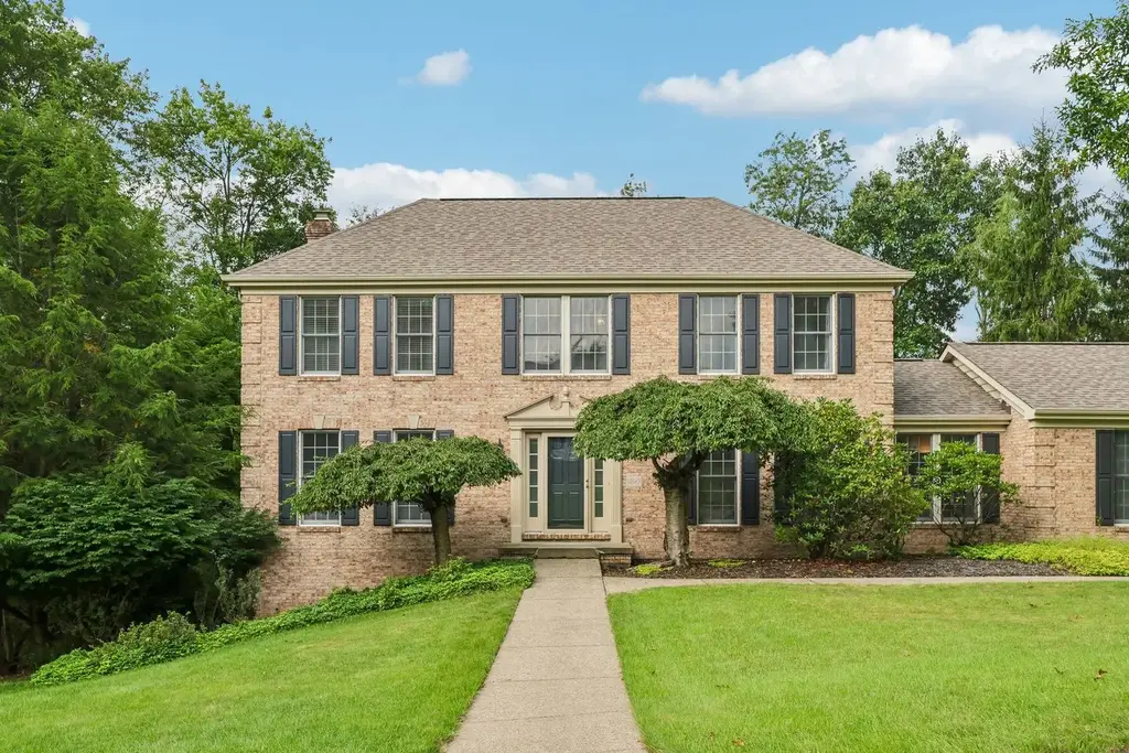 1700 Saw Grass Court, Franklin Park