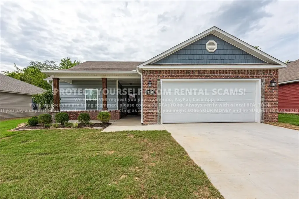 1291 S Springfield Drive, Fayetteville