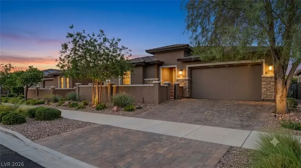 1102 N Water Street, Henderson
