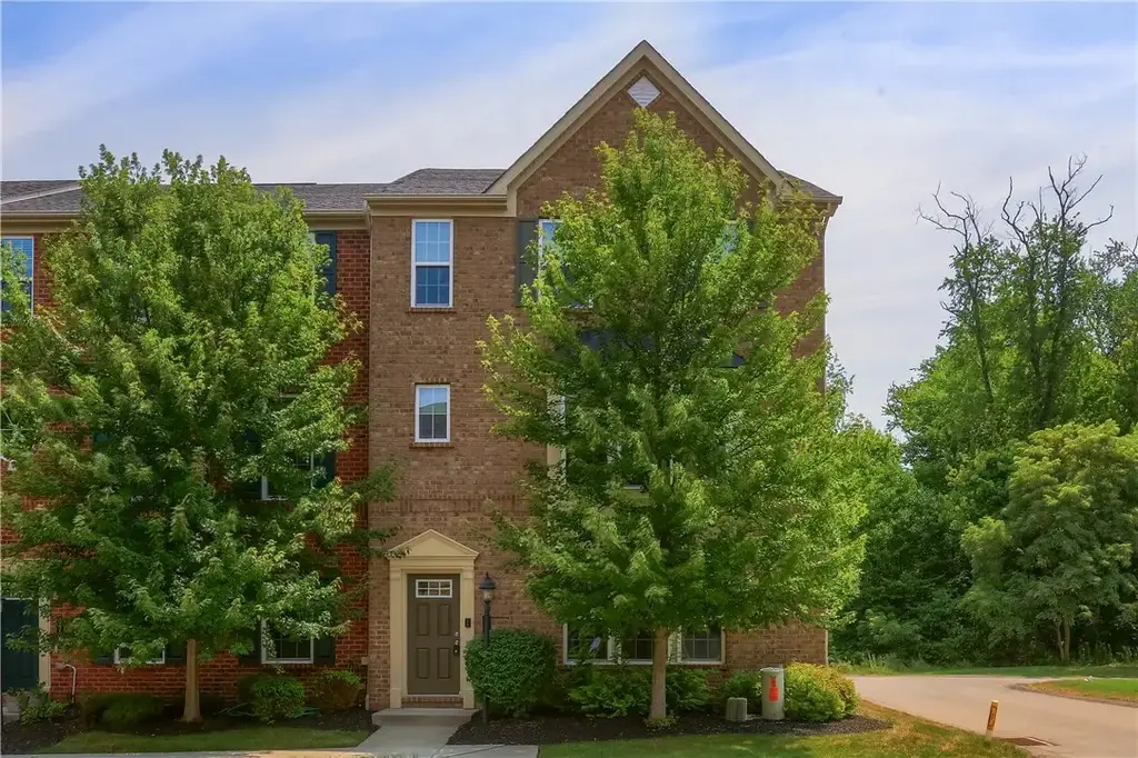 1720 Street Johns Lane , Franklin Park