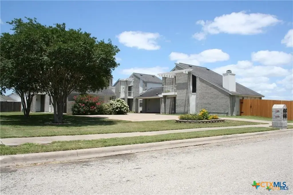 202 Teakwood Drive, Victoria