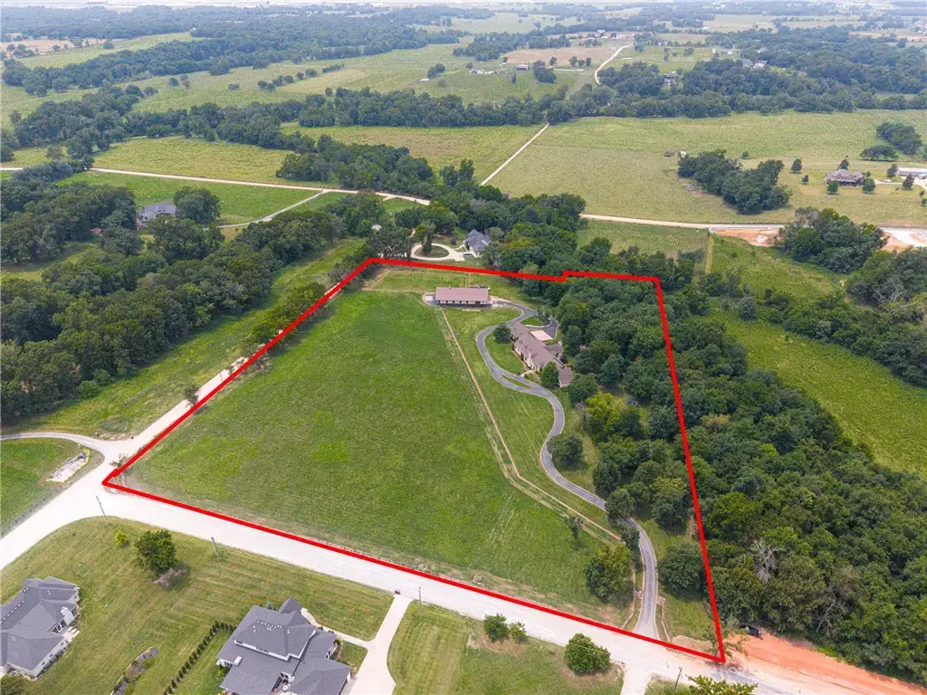 9515 Nomad Road, Bentonville