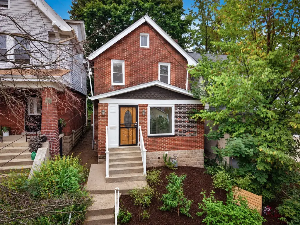 6320 Crombie Street, Squirrel Hill