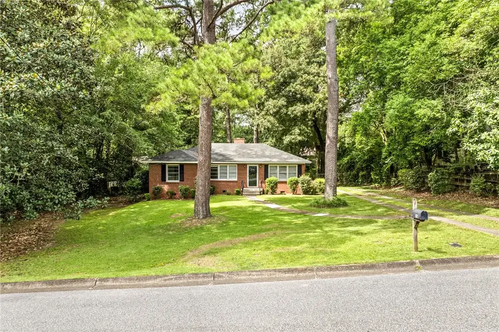 572 Heard Ave, Auburn