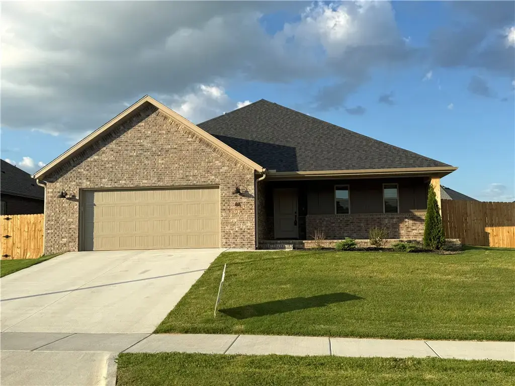 86 W Watson Lane, Farmington