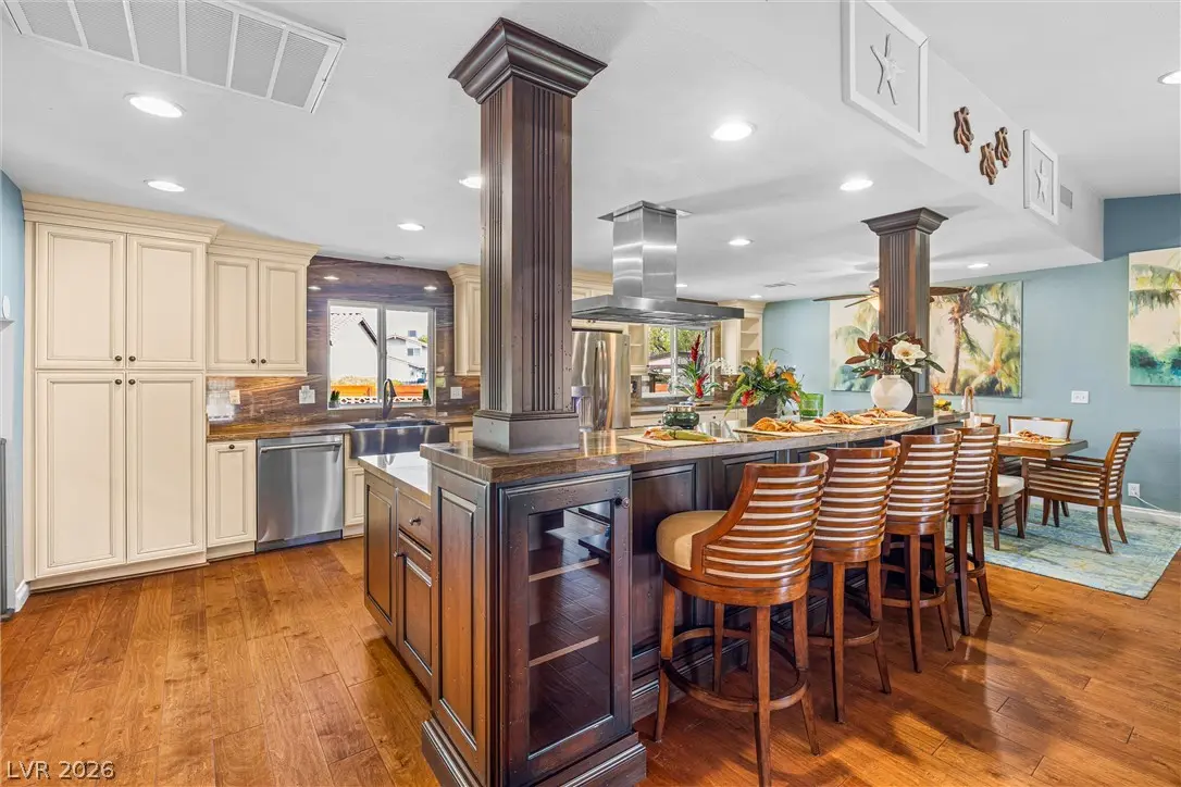 8712 Bolzano Court, Las Vegas