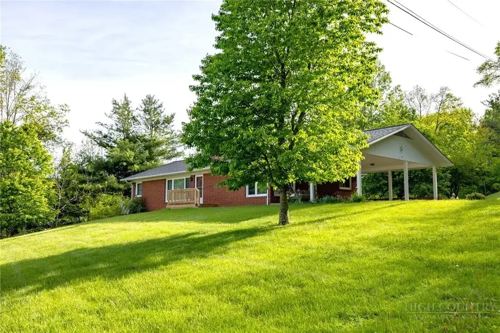 147 Forest Hill Drive, West Jefferson