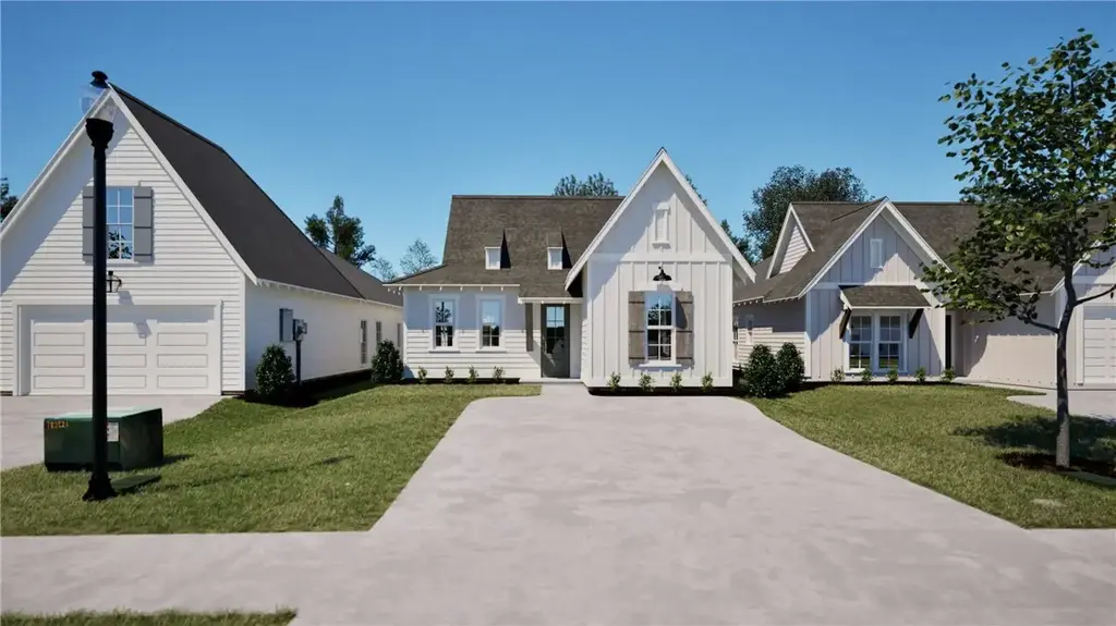 798 Hunters Way, Opelika