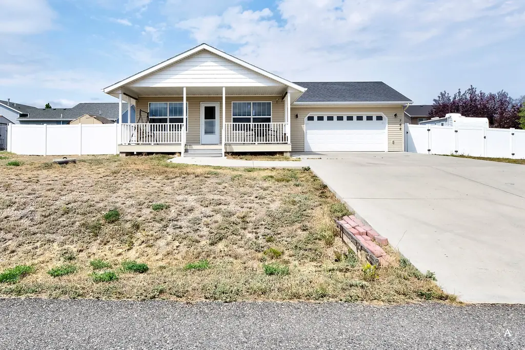 766 Pintail Road, Helena