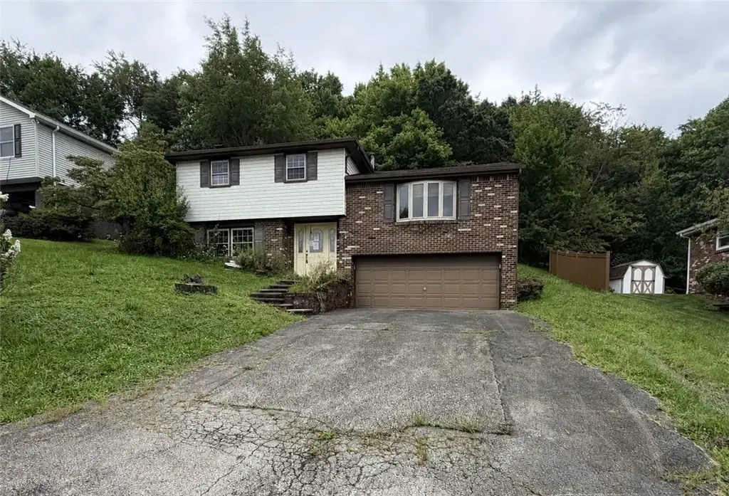631 Wellington Drive, Hempfield