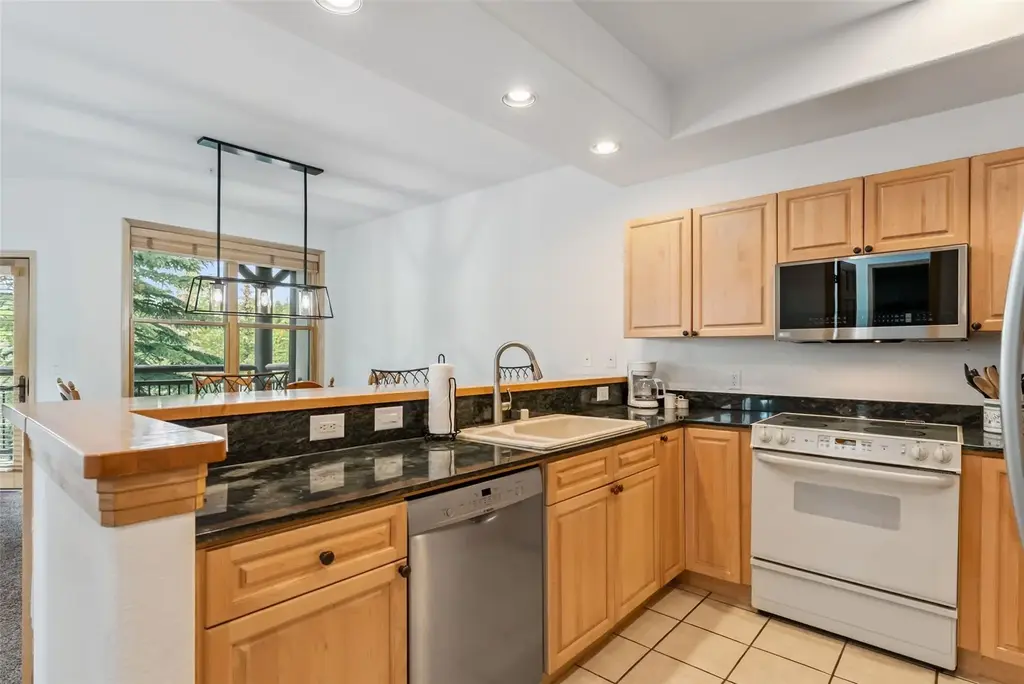 33 Broken Lance Drive 206s, Breckenridge