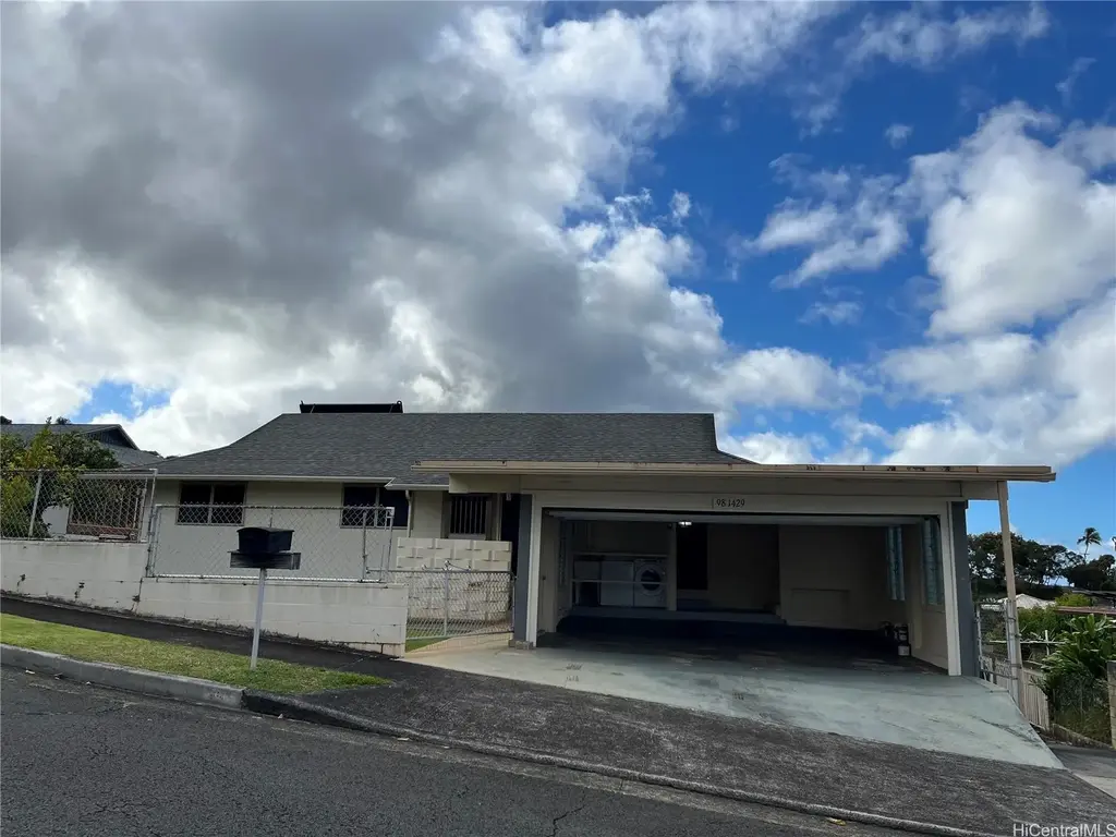 98-1429 Akaaka Street # Upstairs, Aiea